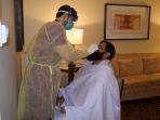 jemaah-umrah-asal-indonesia-melakukan-swab-test-di-hotel-di-mekkah-01.jpg