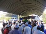 jenazah-langsung-dibawa-ke-pasar-arba-gambut_20180627_130441.jpg