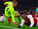 joe-hart-dan-danny-welbeck-piala-liga-inggris-antara-arsenal-dan-west-ham-united_20171220_063756.jpg