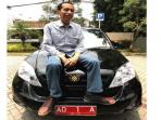joko-widodo-menaiki-mobil-esemka.jpg