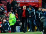 jose-mourinho-memasuki-lapangan-stadion-old-trafford_20180102_080820.jpg
