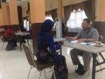 kadisdik-banjar-maidi-armansyah-ikut-menguji-calon-guru-kontrak.jpg