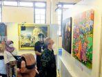 kadisdikbud-kalsel-muhammad-yusuf-effendi-melihat-lukisan-di-taman-budaya-21082021.jpg