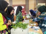 kalangan-guru-dari-belasan-sekolah-pelatihan-bercocok-tanam-sayuran-secara-hidroponik.jpg