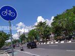 kalselpedia-jalur-sepeda-di-jalan-ahmad-yani-km-55-banjarmasin-sat-1.jpg