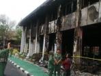 kantor-gubernur-kalteng-terbakar_20160227_204202.jpg