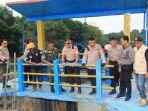 kapolres-tapin-akbp-eko-hadi-prayitno-meninjau-debit-air-di-bendungan-linuh.jpg