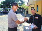 kapolres-tapin-berikan-penghargaan-wartawan.jpg
