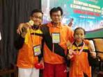 karateka-kalsel-bersama-pelatih_20160728_195430.jpg