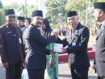 karhuta-kalsel-Pj-Bupati-Tala-H-Syamsir-Rahman-bagikan-masker-cegah-kabut-asap-senin-02102023.jpg