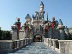 kastil-hong-kong-disneyland.jpg