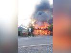 kebakaran-di-Desa-Pasirputih-Kintap-Kabupaten-Tanah-Laut-Tala-kalsel-Minggu-24072022-sore.jpg