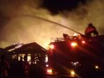 kebakaran-di-bajuin_20170617_231616.jpg
