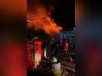 kebakaran-di-desa-tangga-ulin-kabupaten-hsu-kalsel.jpg