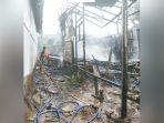 kebakaran-di-kalsel-rumah-hangus-di-desa-pagatan-besar-takisung-kabupaten-tala-minggu-02012022.jpg