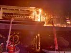 kebakaran-kejagung-enam.jpg