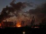 kebakaran-melanda-area-pelabuhan-akibat-ledakan-dahsyat-yang-mengguncang-beirut12.jpg