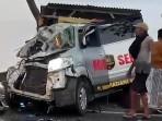 kecelakaan-maut-ambulans.jpg