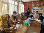 kepala-dispersip-kalsel-nurliani-diskusi-dengan-kepala-bnnp-brigjen-pol-jackson-arison-lapalonga.jpg
