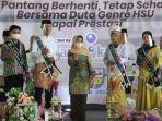 kepala-dppkb-kabupaten-hsu-hj-anisah-rasyidah-wahid-bersama-para-duta-genre-minggu-27062021.jpg