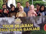 kesultanan-banjar-dan-komunitas-begaya-melaksanakan-kegiatan-tur-sejarah.jpg