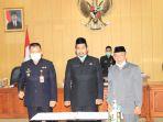 ketua-dprd-kota-banjarbaru-fadliansyah-napsiani-samandi-bernhard-e-rondonuwu-30112020.jpg