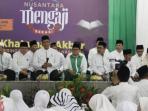 khataman-akbar-berlangsung-di-kota-bekasi_20161030_225034.jpg