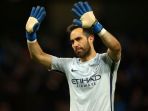 kiper-manchester-city-claudio-bravo_20170303_064355.jpg