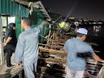 konstruksi-titian-di-Kampung-Hijau-Banjarmasin-disorot.jpg