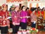 kontingen-pespawari-wanita-getsemani-kabupaten-kapuas-ben-brahim_20150724_201204.jpg