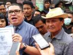 kuasa-hukum-warga-kalijodo-razman-arif-nasution-bersama-daeng-azis_20160223_110212.jpg