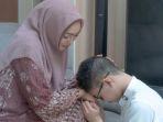 lebaran-pertama-angelina-sondakh-dengan-keanu-massaid-z.jpg