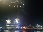 letusan-kembang-api-hiasi-langit-banjarmasin-menjelang-malam-pergantian-tahun_20171231_230733.jpg