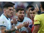 lionel-messi-dihukum-kartu-merah.jpg