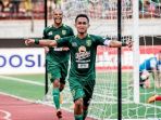 live-streaming-ps-tira-vs-persebaya-surabaya_20180413_153847.jpg