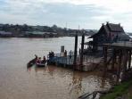 lokasi-tempat-tenggelamnnya-hamsinah-di-dekat-dermaga-flamboyan-sungai-kahayan-palangkaraya_20160910_140305.jpg