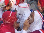 lomba-memperingati-hari-kemerdekaan-ri-dilakukan-para-lansia-di-palangkaraya.jpg