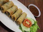lumpia-ayam-kembang-tahu-dengan-isian-daging-ayam-giling-di-campur-dengan-aneka-irisan-sayuran.jpg