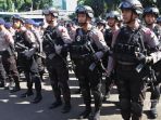 mabes-polri-menggelar-apel-gelar-pasukan-operasi-lilin-2015_20161129_134848.jpg