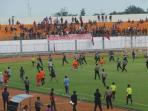 madiun-putra-fc-saat-melawan-martapura-fc_20160529_191117.jpg