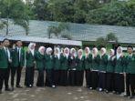 mahasiswa-berfoto-di-depan-kampus-stai-darul-ulum-kandangan-kabupaten-hss.jpg