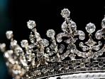 mahkota-ratu-elizabeth_20151112_091901.jpg