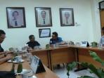 manajemen-tim-martapura-fc-melakukan-kunjungan-ke-kantor-banjarmasin-post-group_20150825_135415.jpg