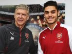 manajer-arsenal-arsene-wenger-kiri-berpose-bersama-bek-barunya-konstantinos-mavropanos_20180215_072556.jpg