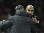 manajer-manchester-united-jose-mourinho-kiri-manajer-manchester-city-pep-guardiola_20171230_065613.jpg