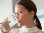 manfaat-minum-air-putih.jpg
