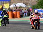 marc-marquez-valentino-rossi-motogp-spanyol-2020-lalu.jpg