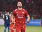 marko-simic-mencetak-gol-ke-gawang-arema-fc-instagram-persija_20180331_203015.jpg