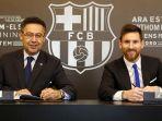 mega-bintang-barcelona-lionel-messi-berpose-bersama-presiden-barcelona.jpg