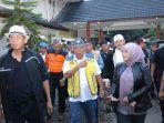 menteri-pupr-basuki-hadimuljono-saat-mengecek-kondisi-pasca-tsunami.jpg